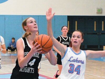 Lakeland girls hold off Prairie Heights